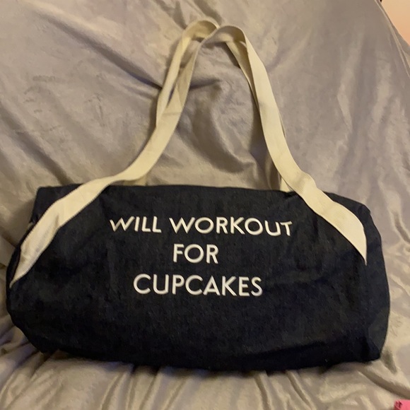 PRIVATE PARTY Handbags - 🧁NWOT Will Workout For Cupcakes Gymbag🧁